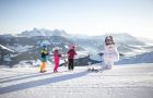 lebender Schneemann mit Kindern
